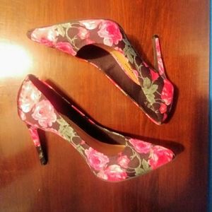Christian Siriano for Payless Floral Pumps 7